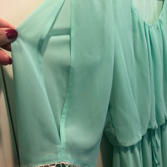 Mint green chiffon split sleeve dress. Size L - Picture 5 of 6
